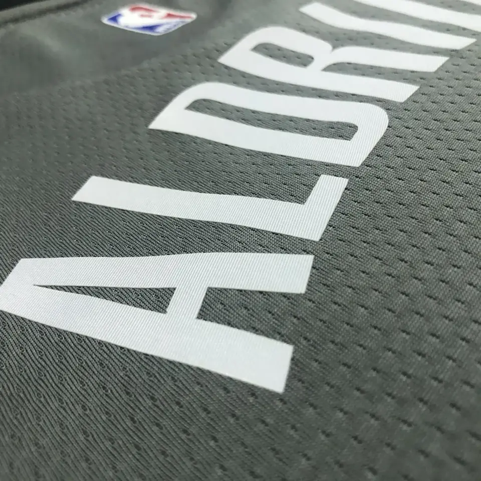 Foto 5 de Nets modelo Jumpman gris número 21 Aldridge