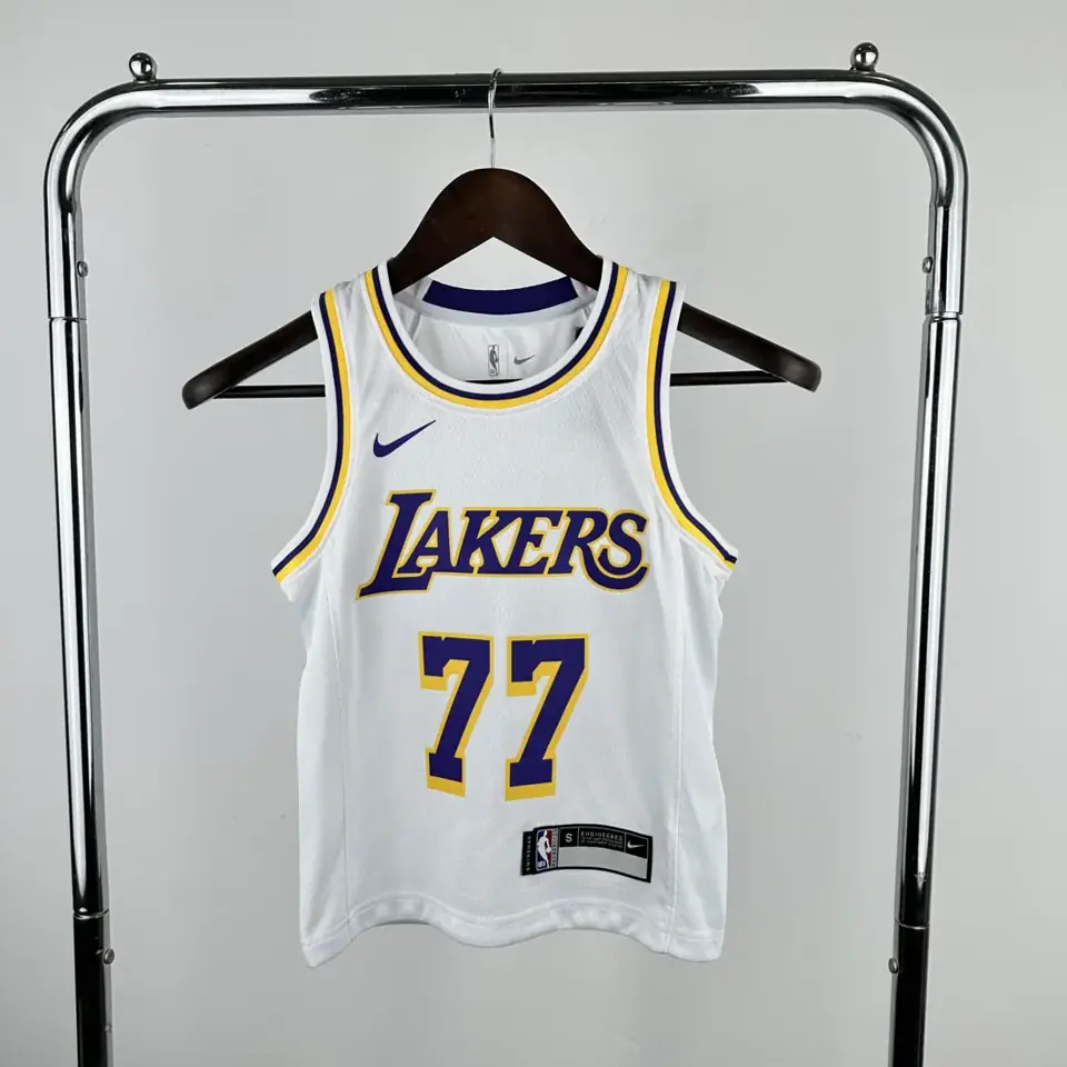 Foto 1 de Infantil: temporada 23 Lakers blanco número 77 Dončić