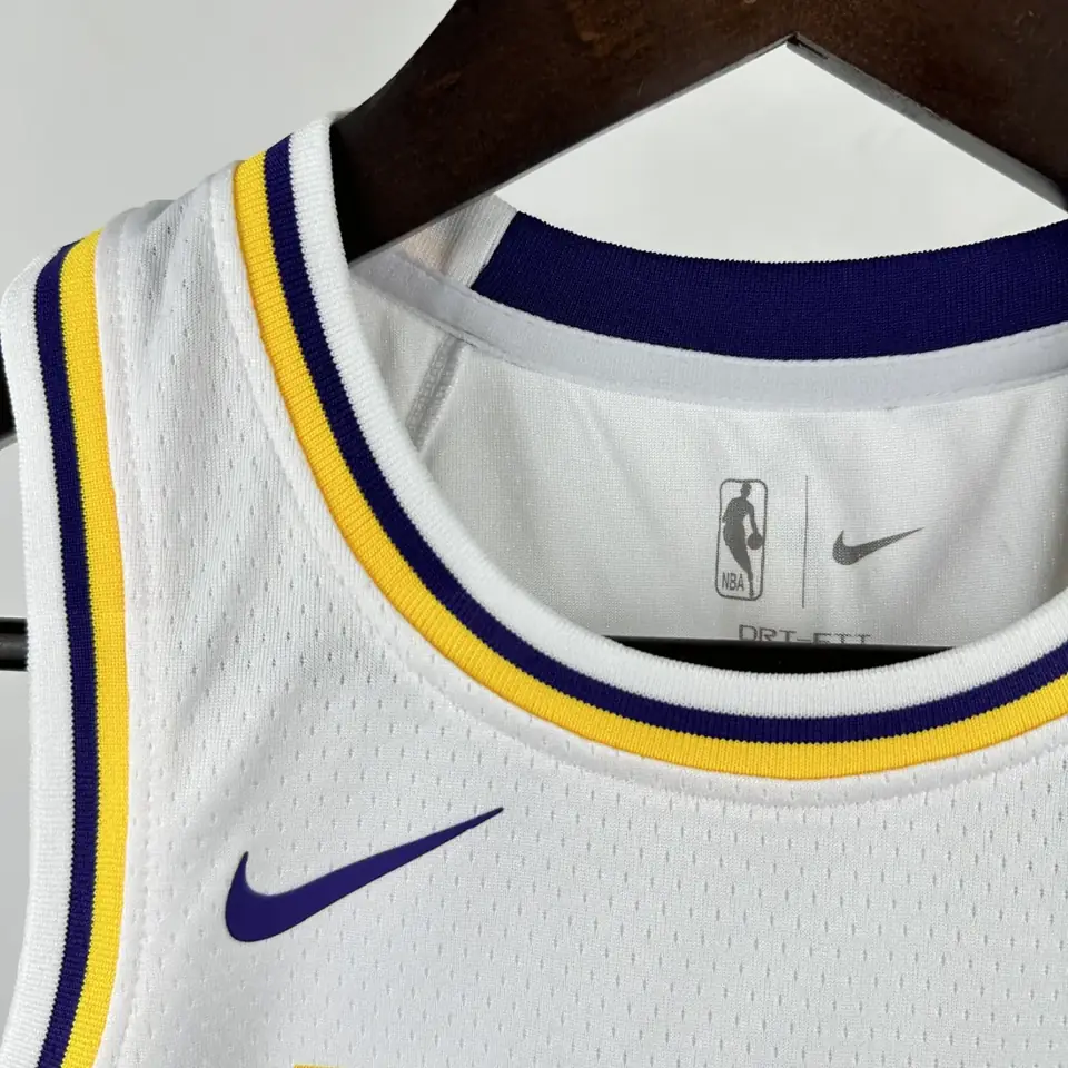 Foto 6 de Infantil: temporada 23 Lakers blanco número 77 Dončić