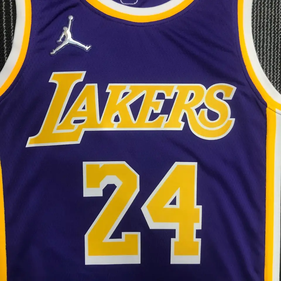 Foto 6 de 75 aniversario Lakers Edición Jumpman número 24 Kobe