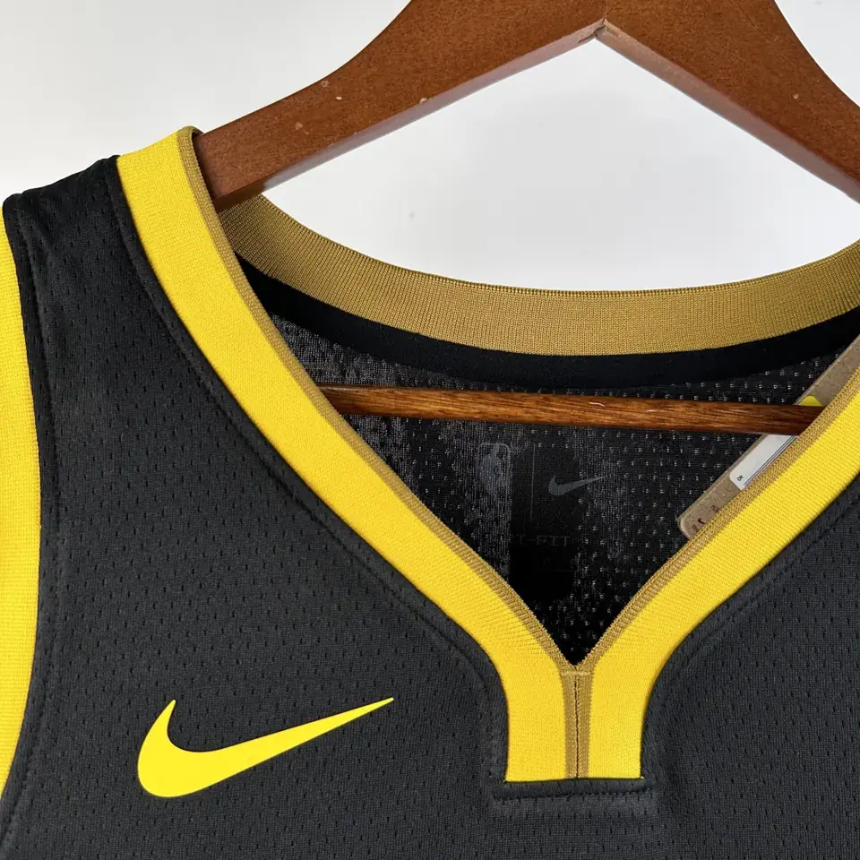 Foto 8 de Temporada 24 Warriors Edición Ciudad número 22 Wiggins