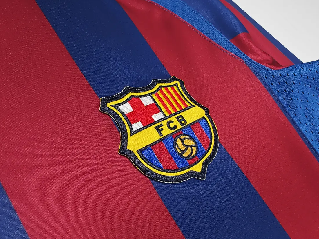 Foto 7 de Manga larga: Temporada 2005/06 Barcelona local LaLiga versión correcta
