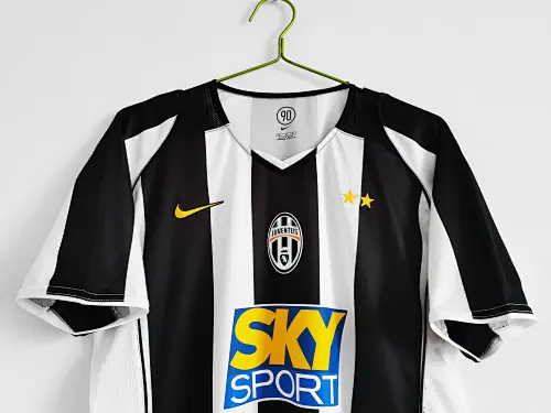 Foto 2 de Temporada 2004/05 Juventus local retro 8A