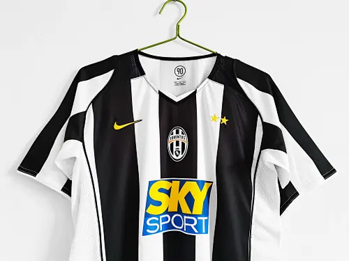 Foto 5 de Temporada 2004/05 Juventus local retro 8A