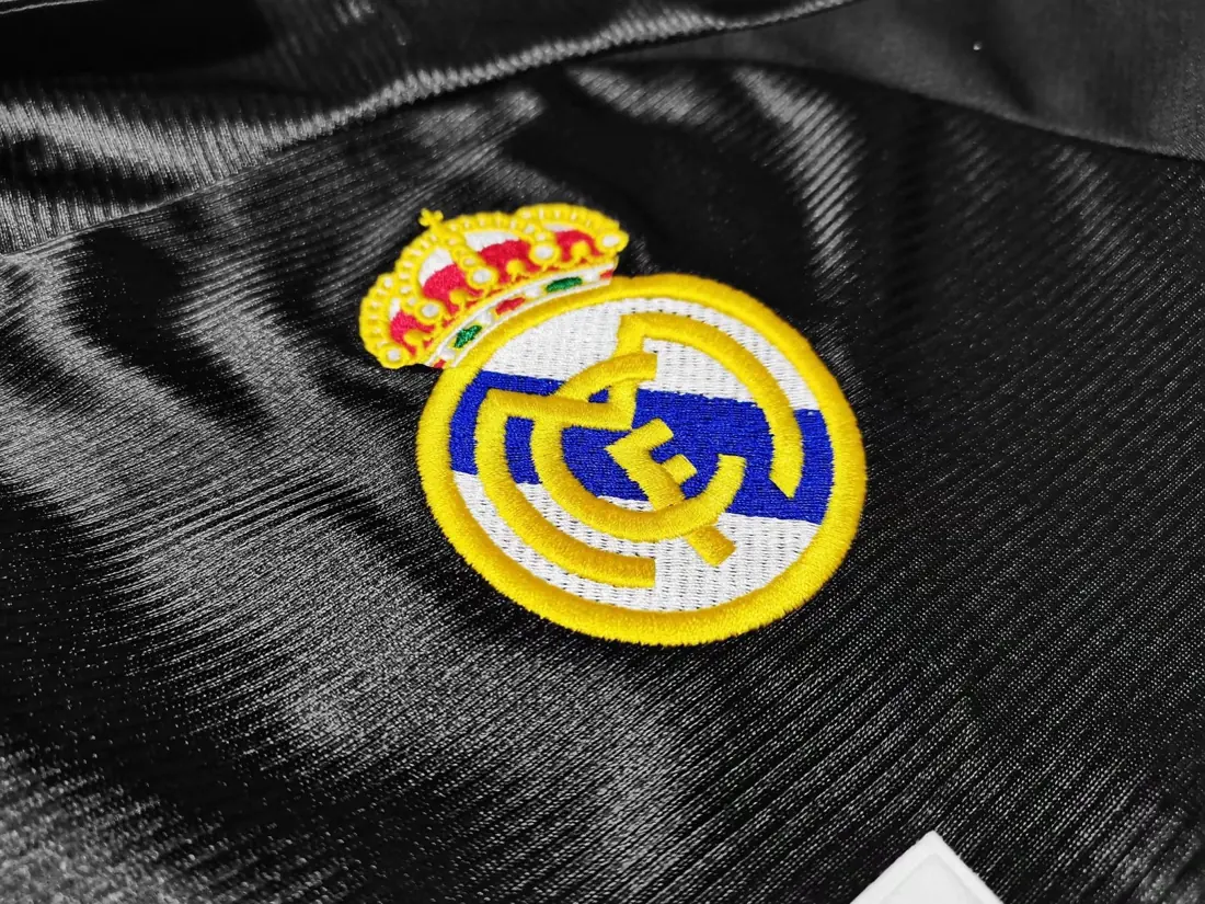Foto 2 de Temporadas 1999/01 Real Madrid segunda equipación 5A