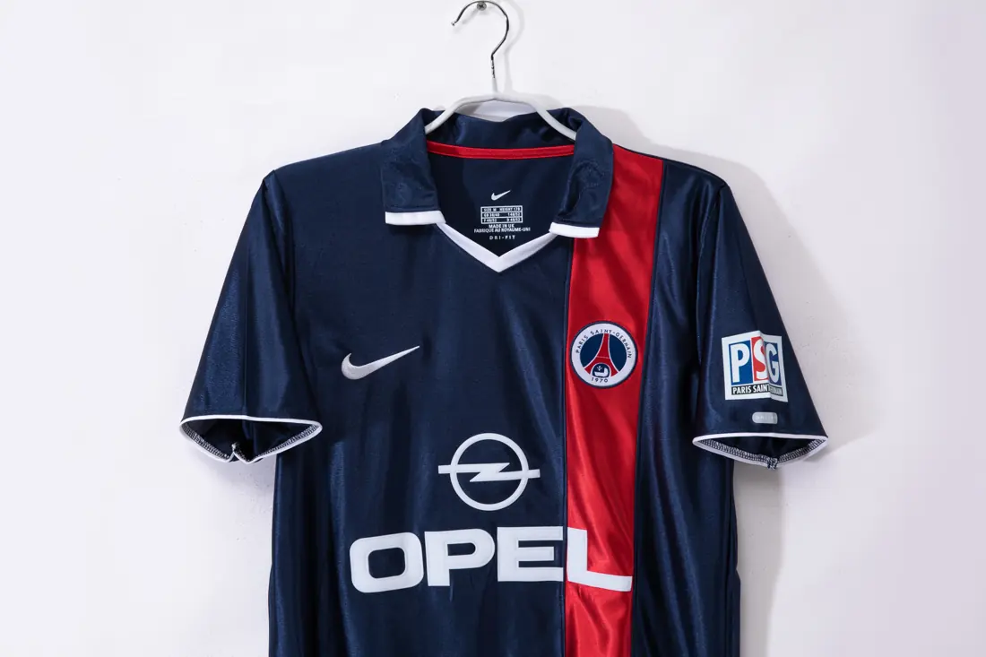Foto 6 de Temporada 2001/02 Paris Saint-Germain local retro 8A