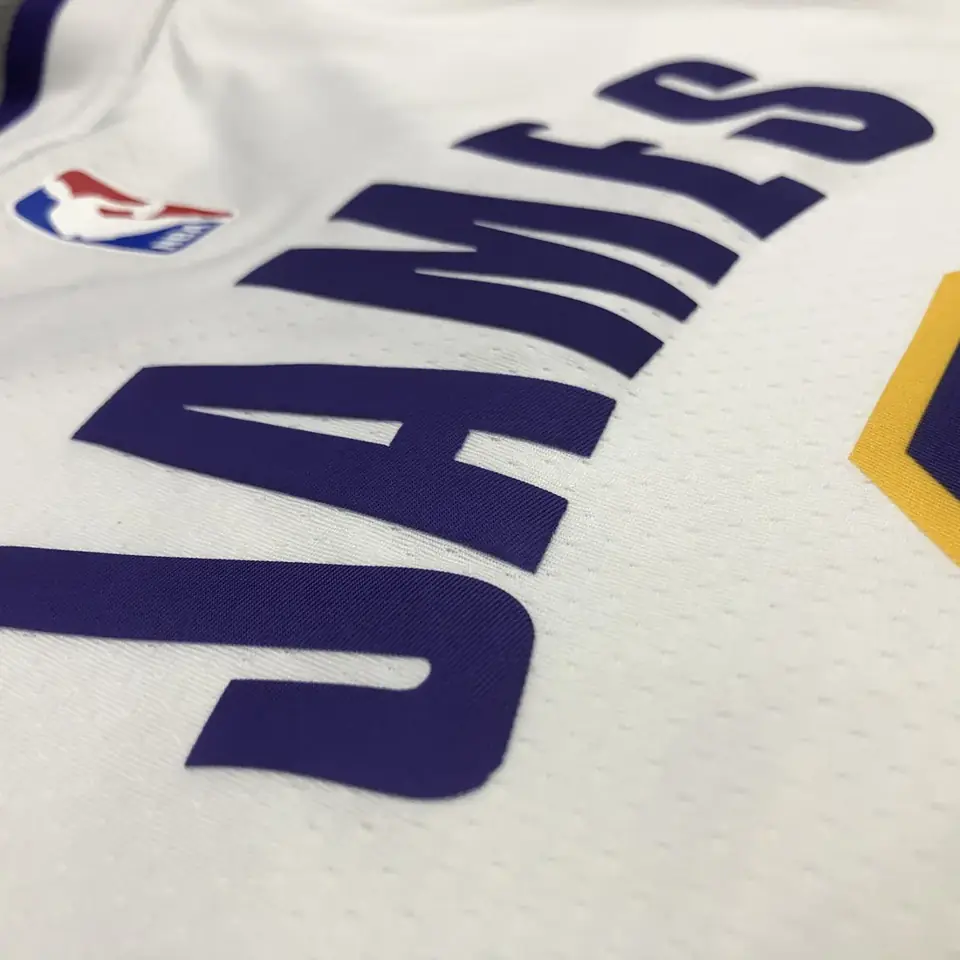 Foto 4 de Lakers de Los Ángeles blanco cuello en V n.º 6 LeBron James