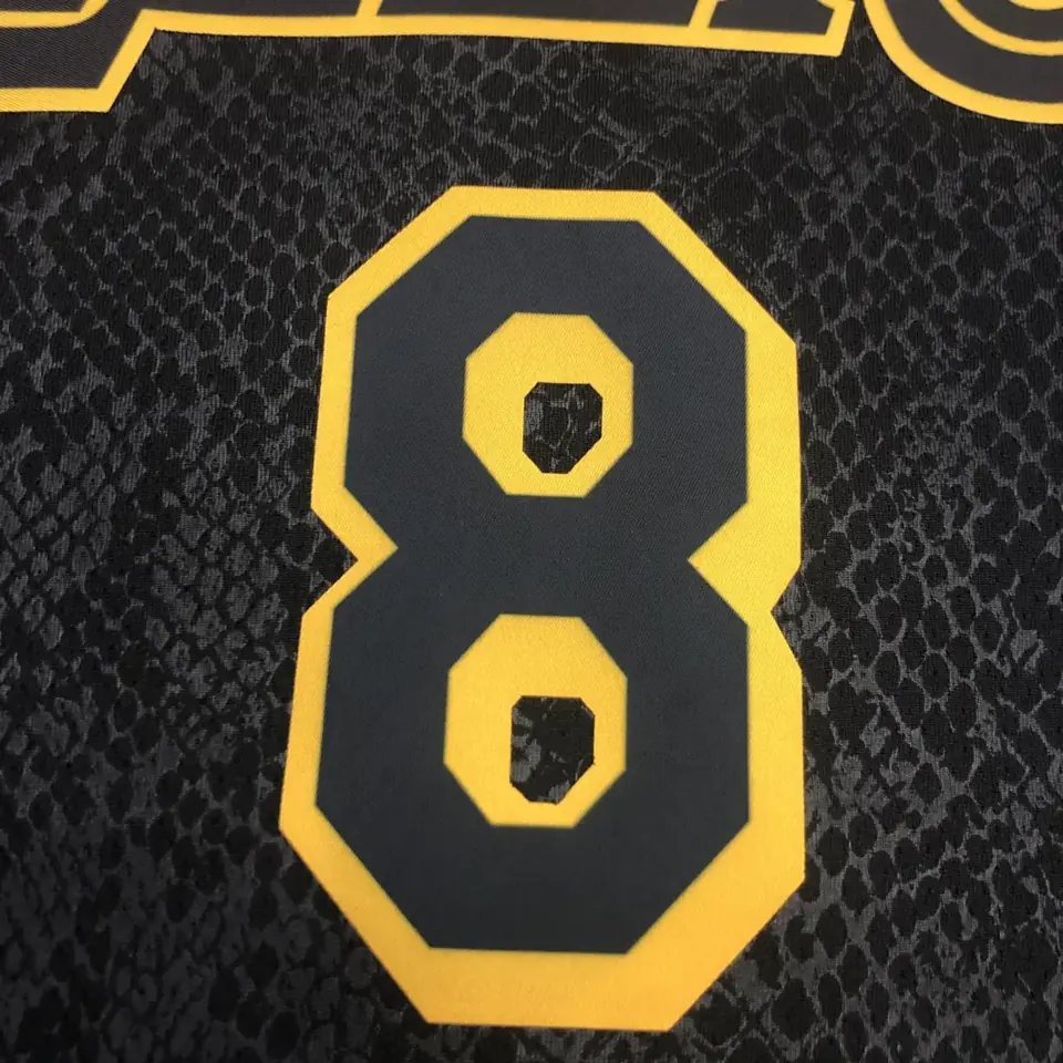 Foto 8 de Los Angeles Lakers estampado de serpiente Kobe Bryant 8 delante y 24 detrás