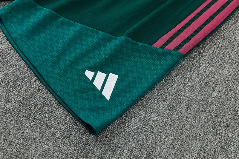 Foto 4 de 2627 manga corta Real Madrid verde oscuro con fucsia