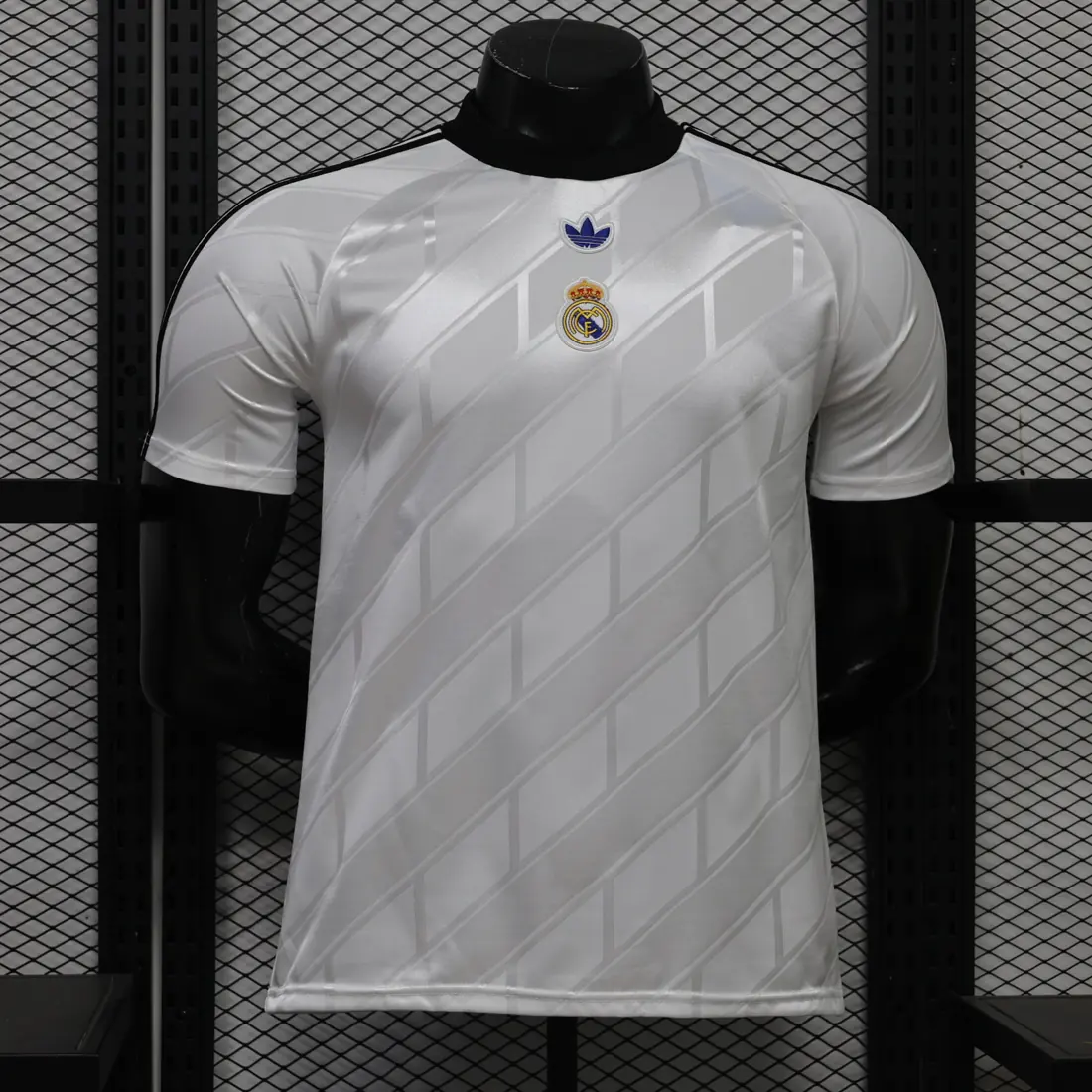 Foto 1 de 26-27 Real Madrid Blanco Casual Retro Tallas S-3XL