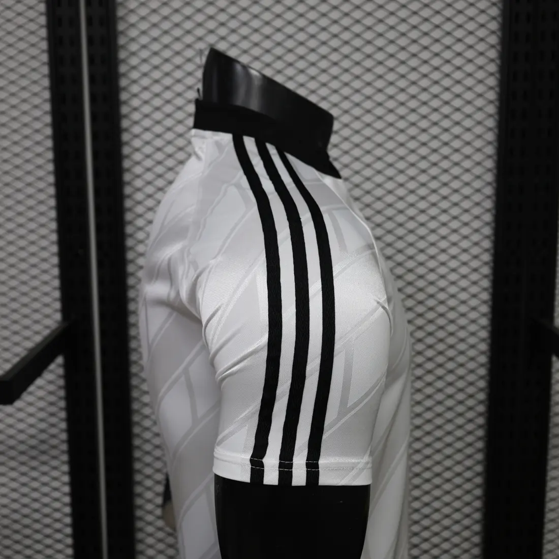 Foto 4 de 26-27 Real Madrid Blanco Casual Retro Tallas S-3XL