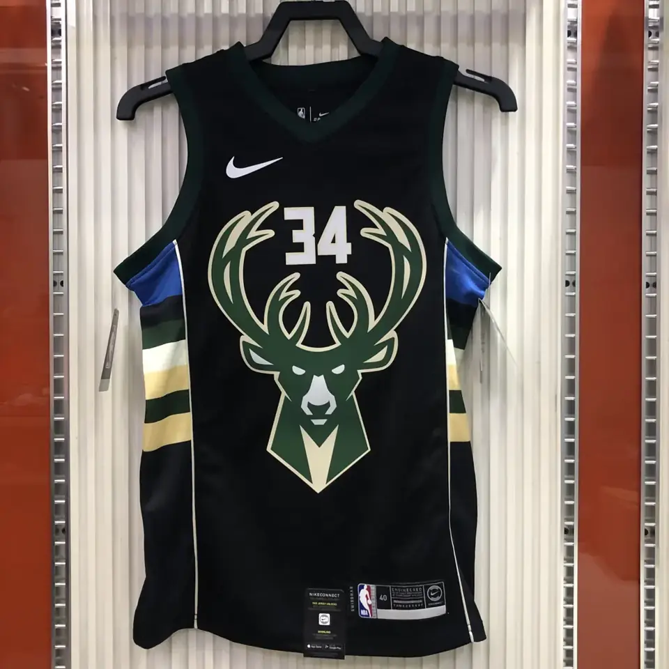 Foto 3 de Bucks de Milwaukee, cuello en V, negro con gran cabeza de ciervo, n.º 34 Giannis Antetokounmpo