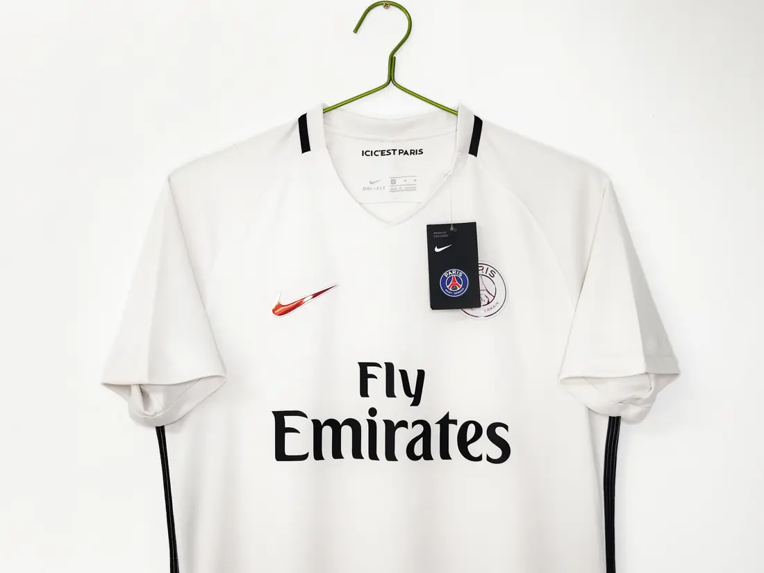 Foto 2 de Temporada 2016/17 Paris Saint-Germain segunda equipación visitante negra retro 8A