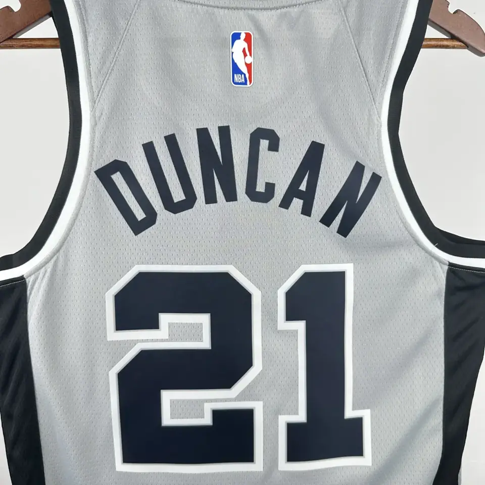 Foto 8 de Temporada 21 Spurs Gris Edición limitada Air Nº 21 Duncan