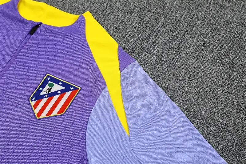 Foto 5 de 2526 Atlético de Madrid morado (versión jugador)