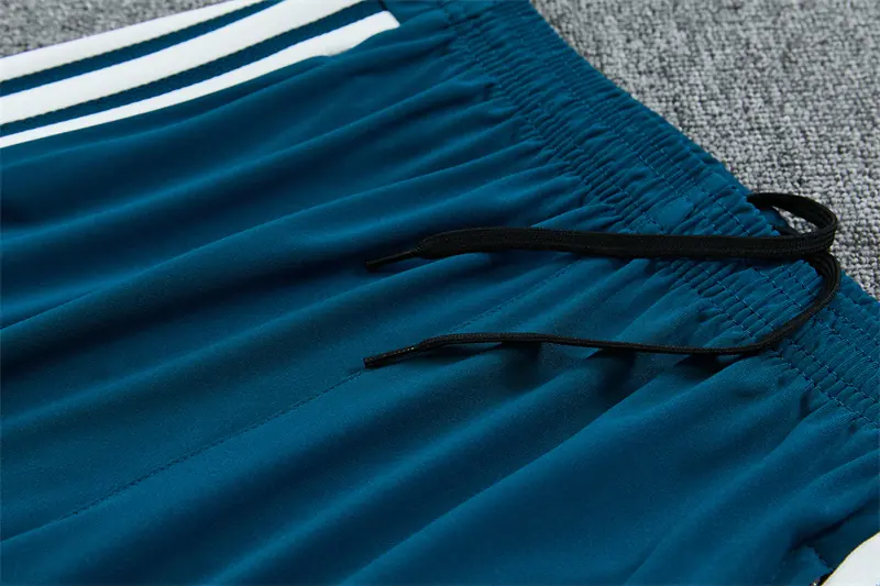 Foto 4 de 26/27 Arsenal rojo y azul [edición camuflaje]