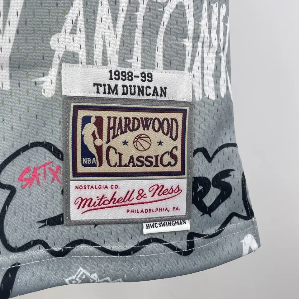 Foto 4 de Camiseta retro termoimpresa MN: SW Spurs temporada 98/99 grafiti número 21 Duncan