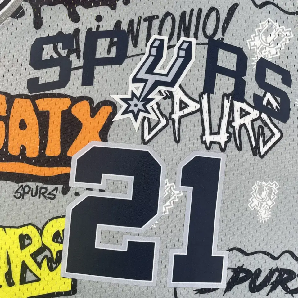 Foto 8 de Camiseta retro termoimpresa MN: SW Spurs temporada 98/99 grafiti número 21 Duncan