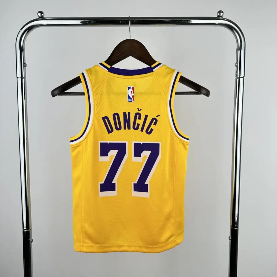 Foto 4 de Infantil: temporada 23 Lakers amarillo número 77 Dončić