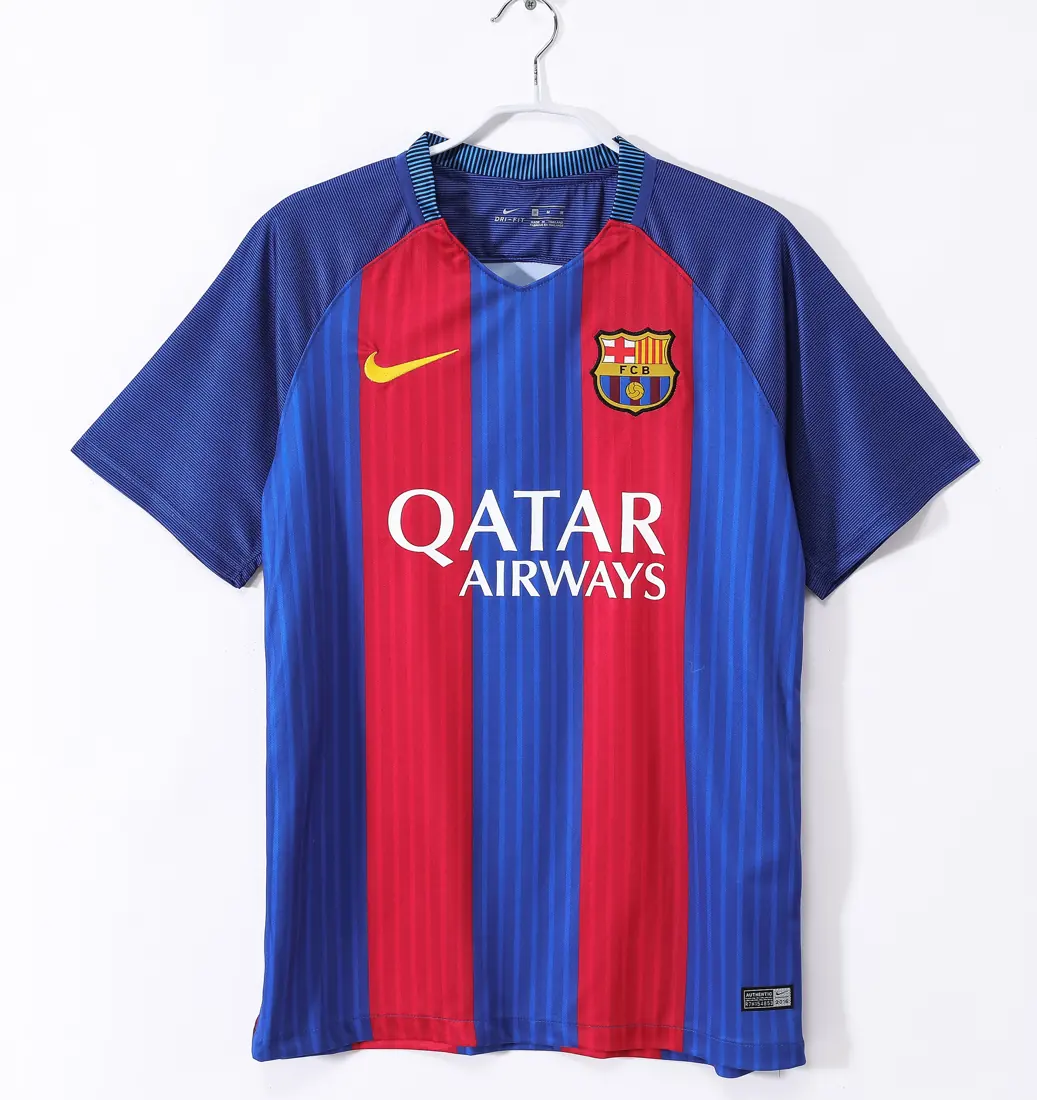 Foto 1 de Temporada 2016/17 Barcelona local retro 5A