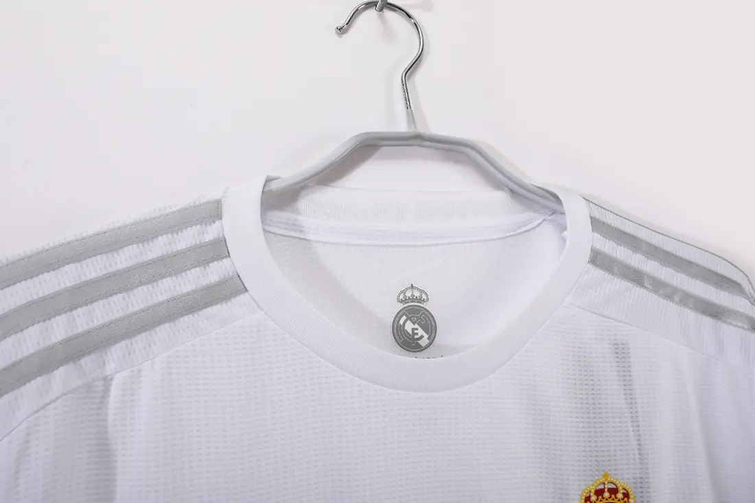 Foto 8 de Manga larga: Temporada 2015/16 Real Madrid local 3B