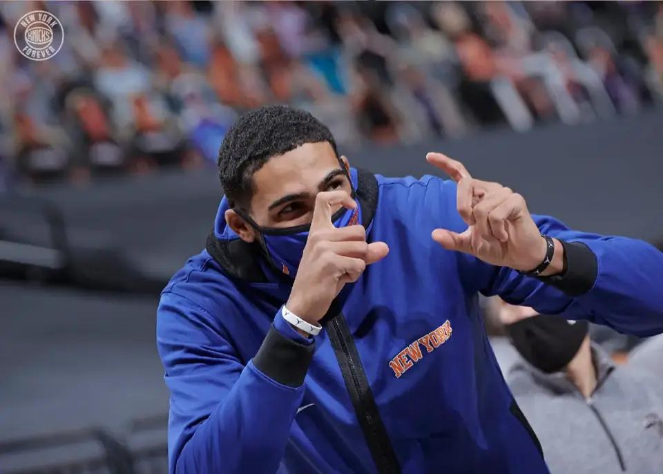 Foto 5 de Producto auténtico de tienda oficial internacional: versión de jugador GI chaqueta de calentamiento de los Knicks de Nueva York
