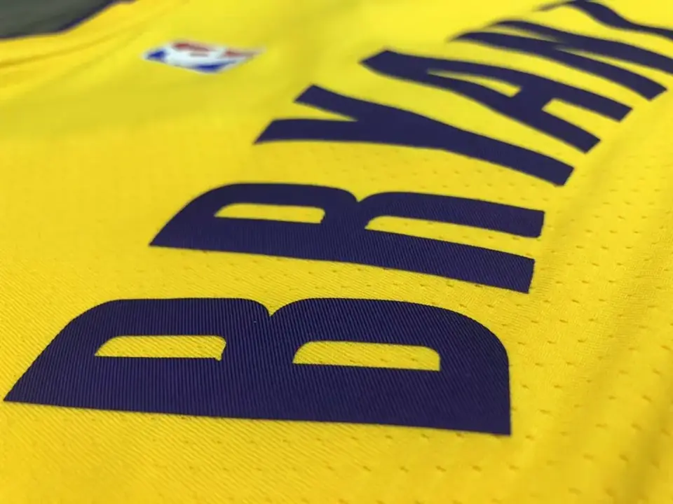 Foto 2 de Los Angeles Lakers amarillo cuello en V nº 24 Kobe