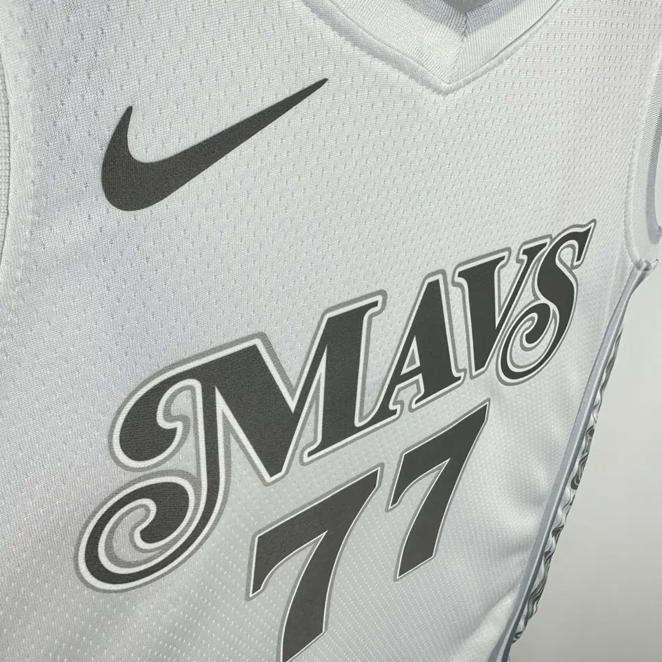 Foto 8 de Temporada 25 Dallas Mavericks Edición City número 77 Dončić