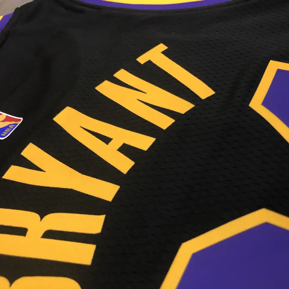 Foto 3 de Temporada 21 Los Angeles Lakers Edición Earned nº 24 Kobe