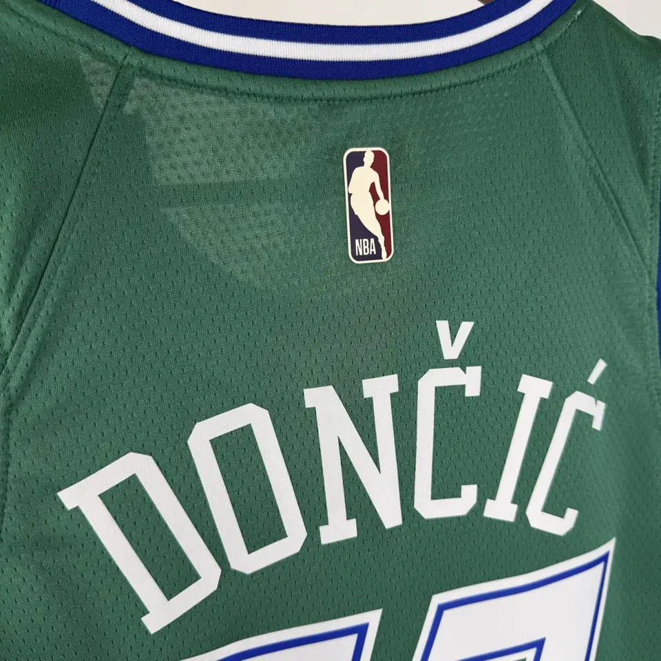 Foto 4 de Temporada 26 Mavericks retro verde nº 77 Doncic