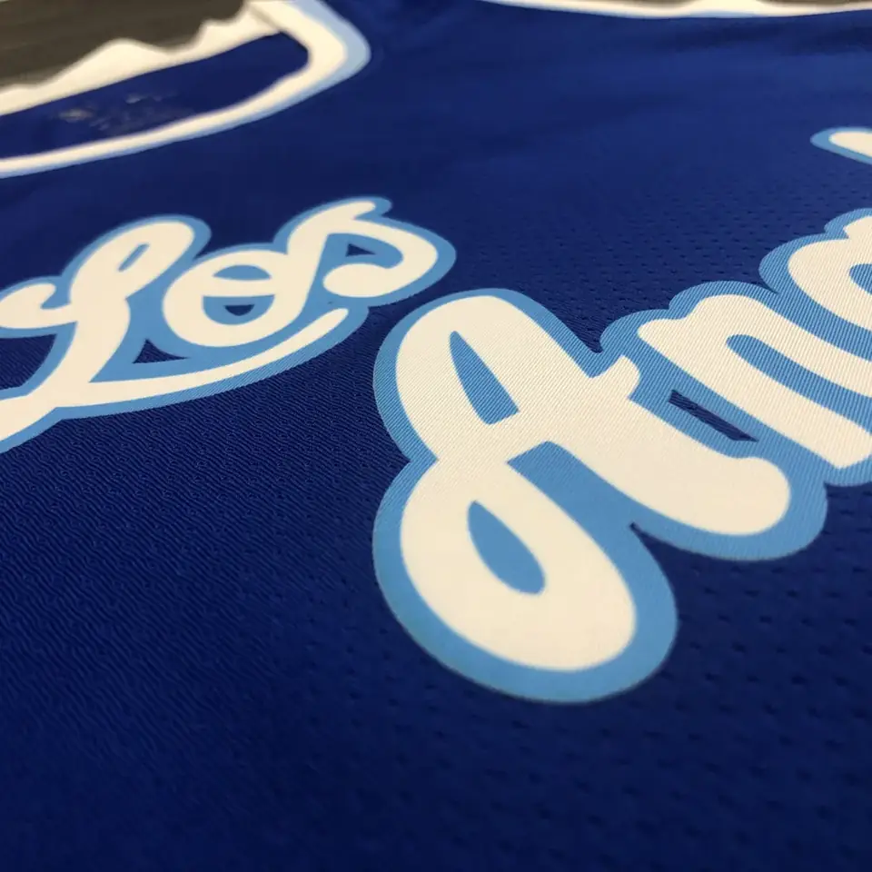 Foto 8 de Los Angeles Lakers Noche Latina retro azul número 8 Kobe Bryant