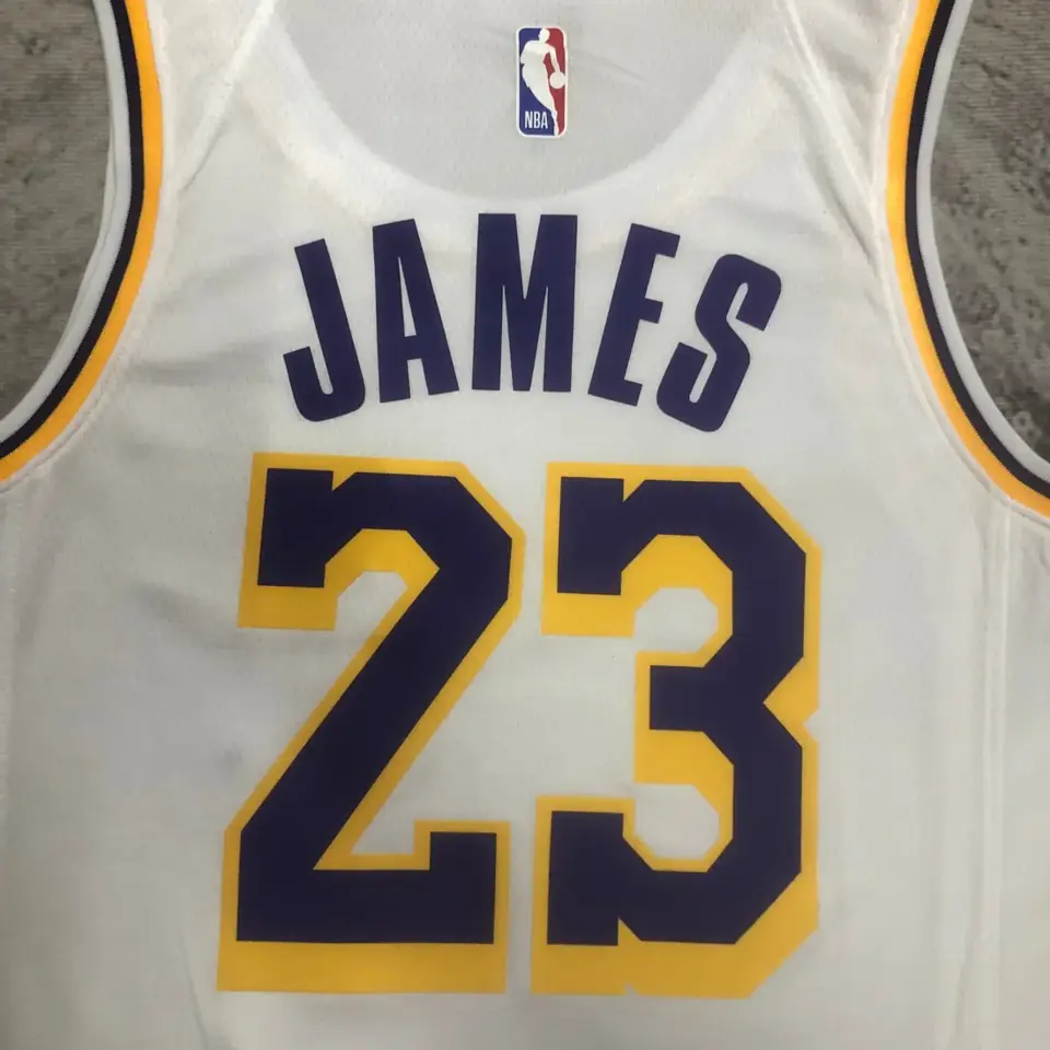 Foto 2 de Temporada 23 Los Angeles Lakers cuello redondo blanco n.º 23 James