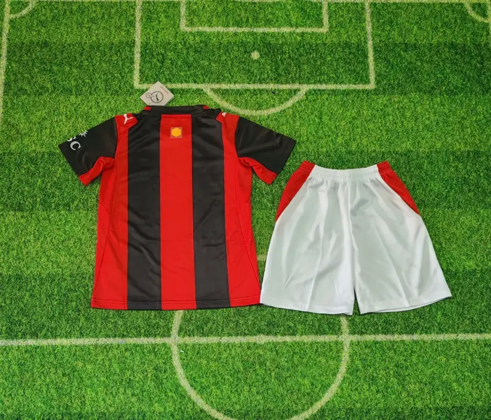 Foto 2 de 26-27 AC Milan local para niños