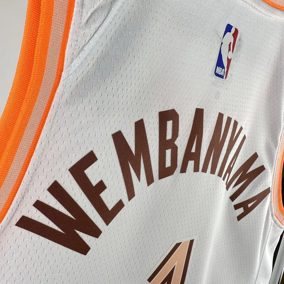 Foto 4 de Temporada 24 - Spurs - Edición Ciudad - nº 1 Wembanyama