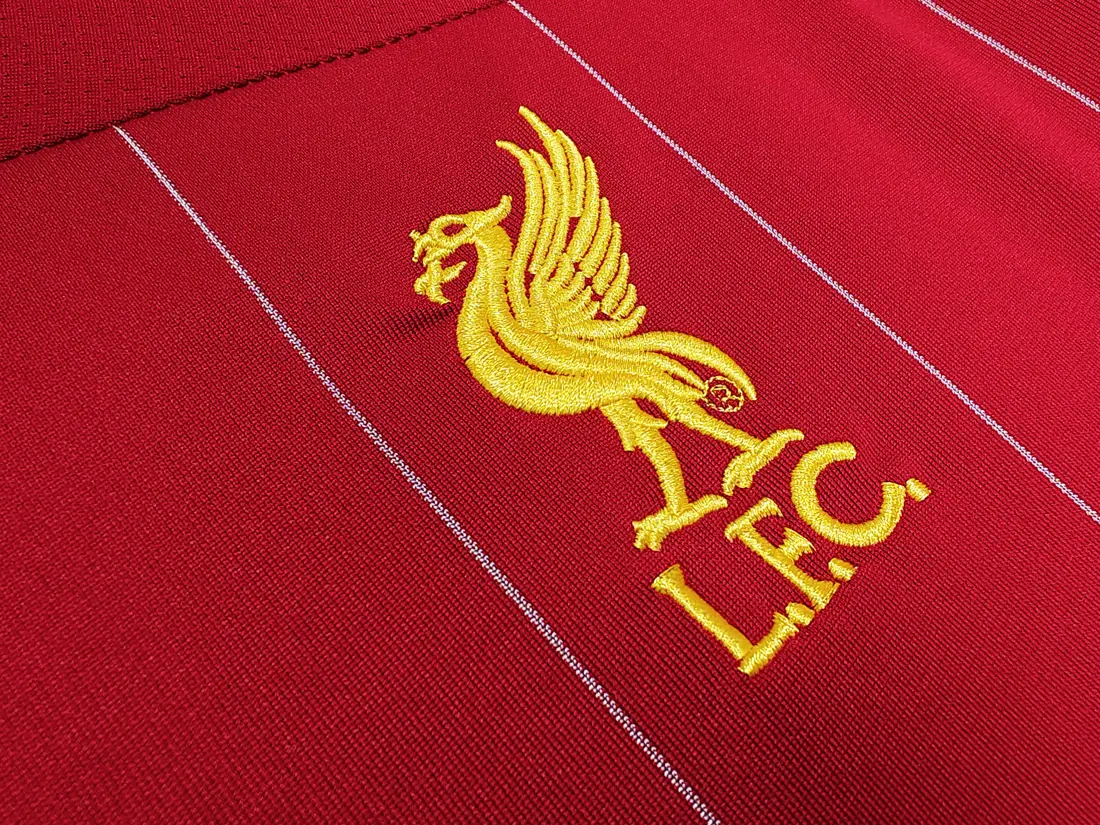 Foto 2 de Temporada 2019/20 Liverpool local retro 8A