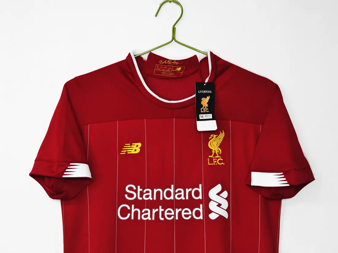 Foto 3 de Temporada 2019/20 Liverpool local retro 8A