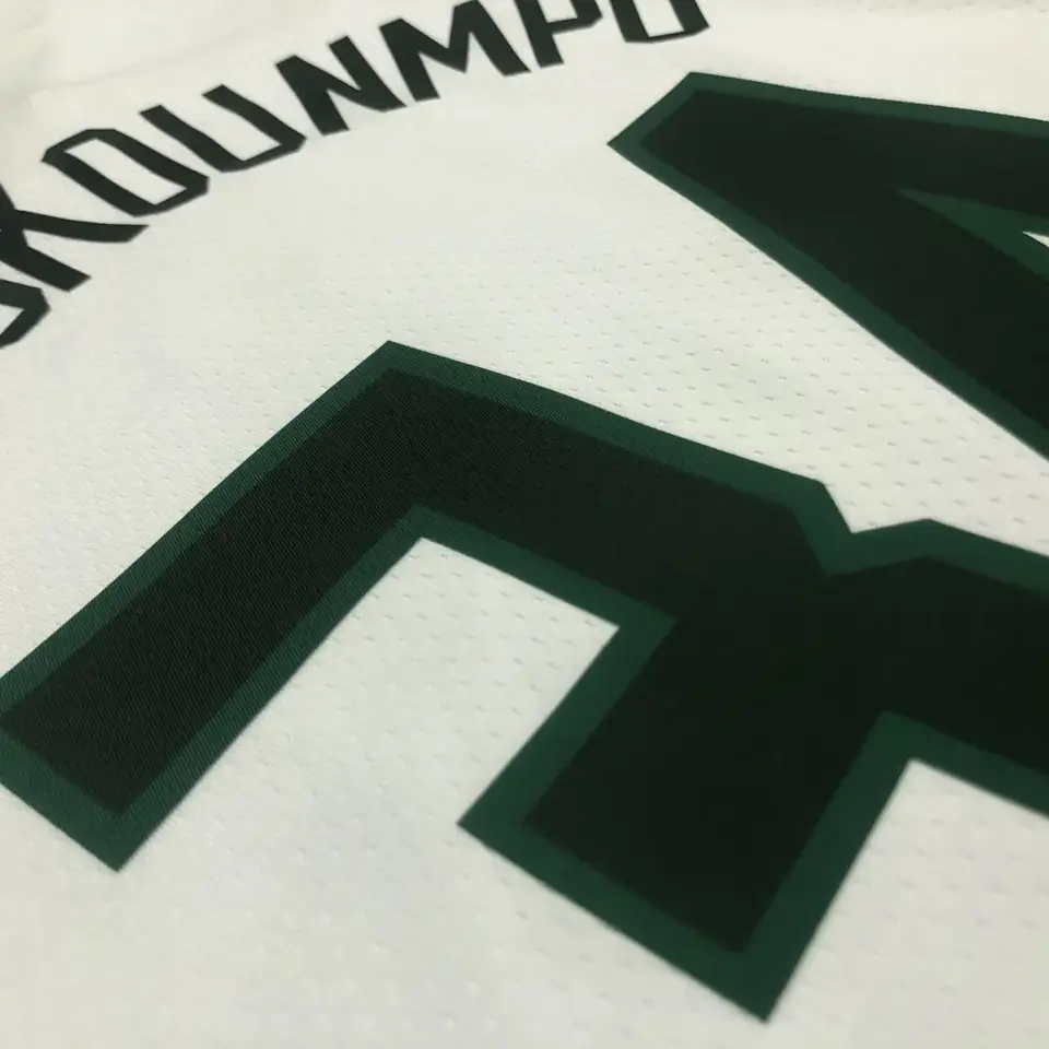 Foto 8 de Temporada 22 Bucks Edición City n.º 34 Antetokounmpo