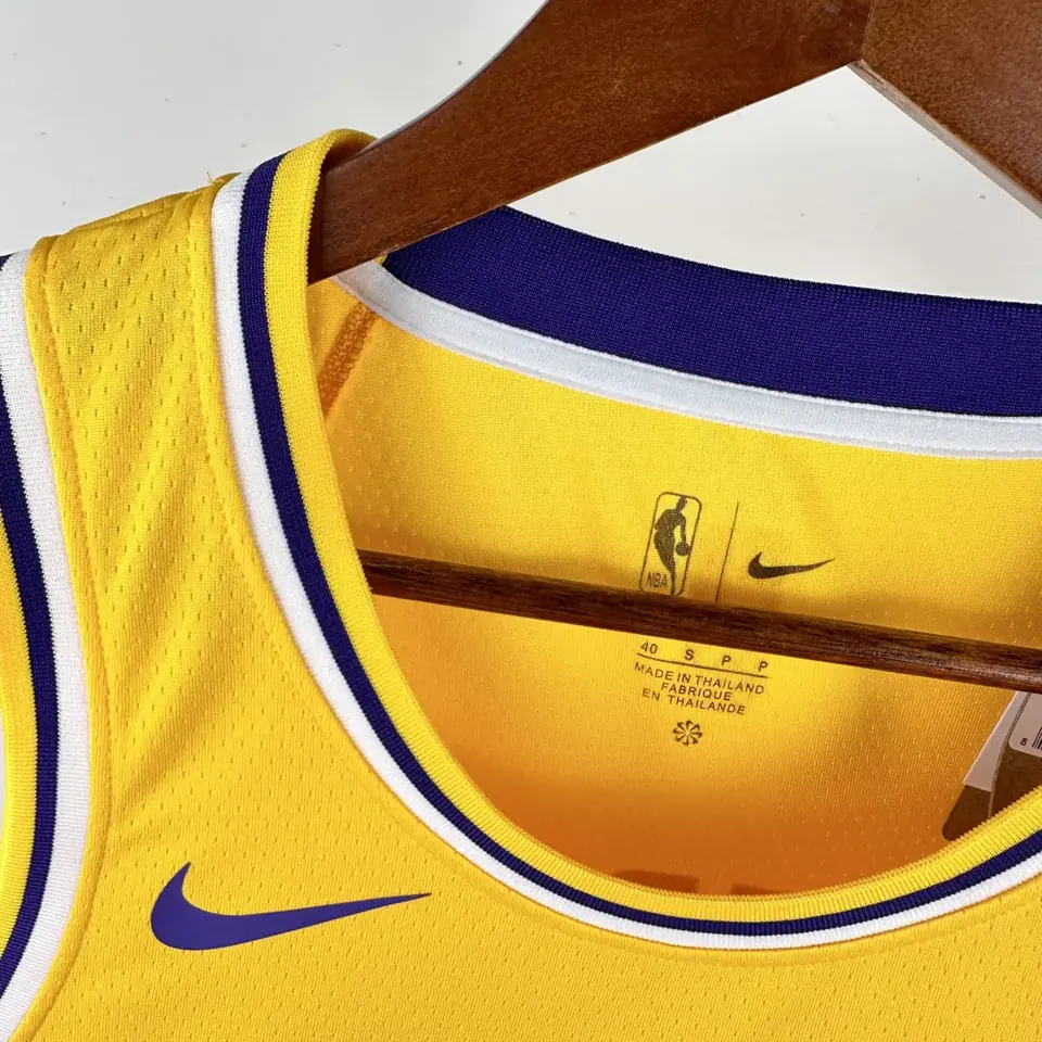 Foto 4 de Temporada 23 Lakers de Los Ángeles cuello redondo amarillo número 0 Westbrook