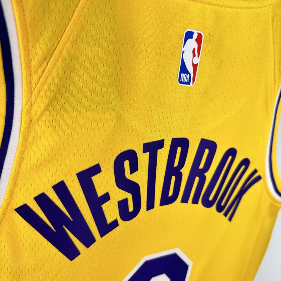 Foto 8 de Temporada 23 Lakers de Los Ángeles cuello redondo amarillo número 0 Westbrook