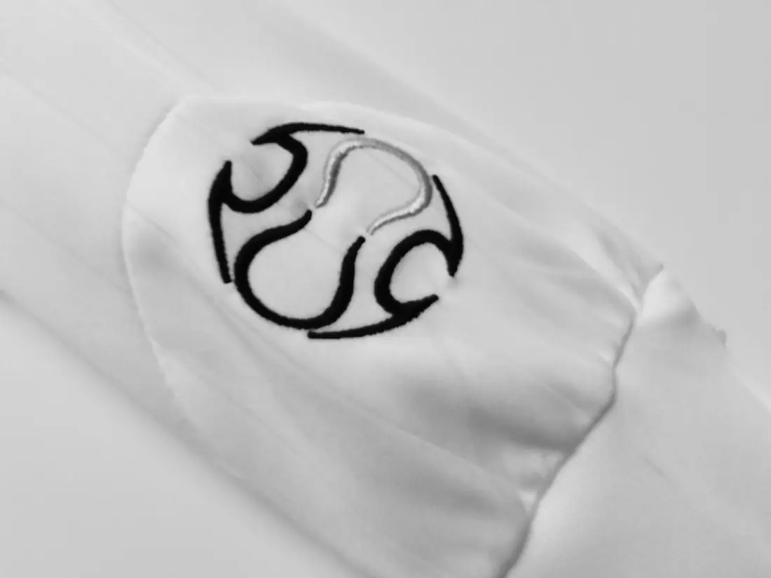 Foto 2 de Manga larga: Temporada 2006/07 Real Madrid local 3B