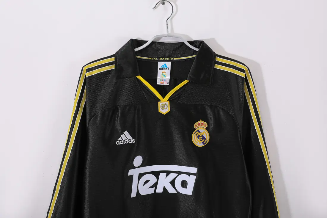 Foto 7 de Manga larga: Temporada 1999/01 Real Madrid visitante 3B