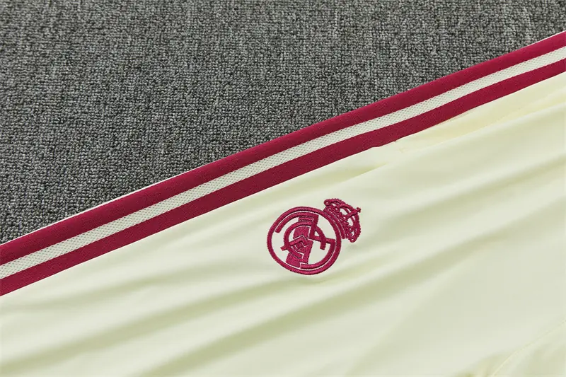Foto 6 de 26/27 Real Madrid beige