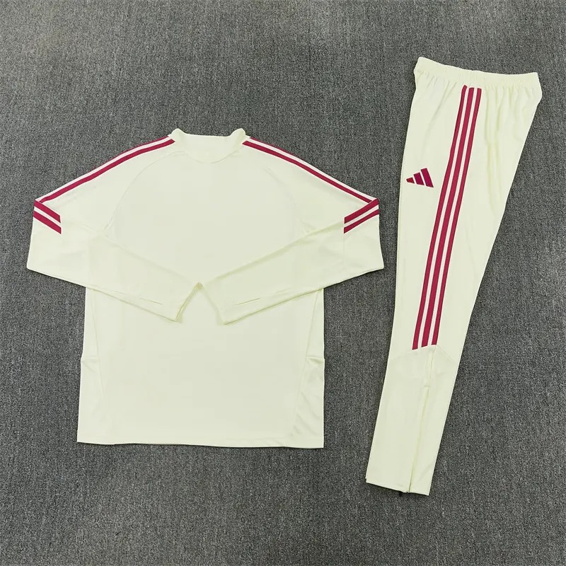 Foto 8 de 26/27 Real Madrid beige