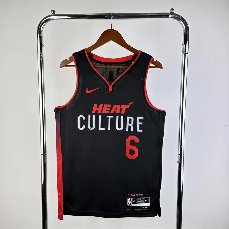 Foto 1 de Temporada 24 Heat Edición Ciudad número 6 James