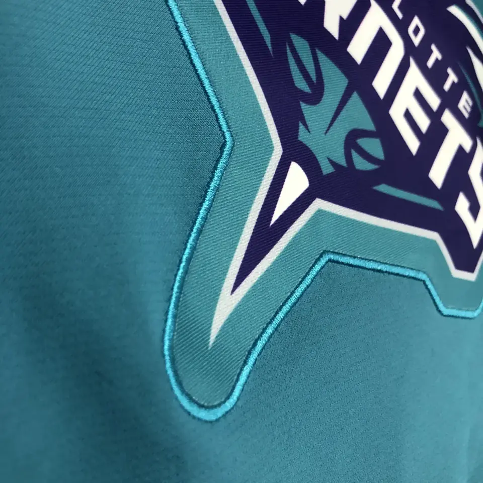 Foto 5 de Producto auténtico de tienda oficial internacional: versión de jugador GI chaqueta de calentamiento de los Hornets de Charlotte
