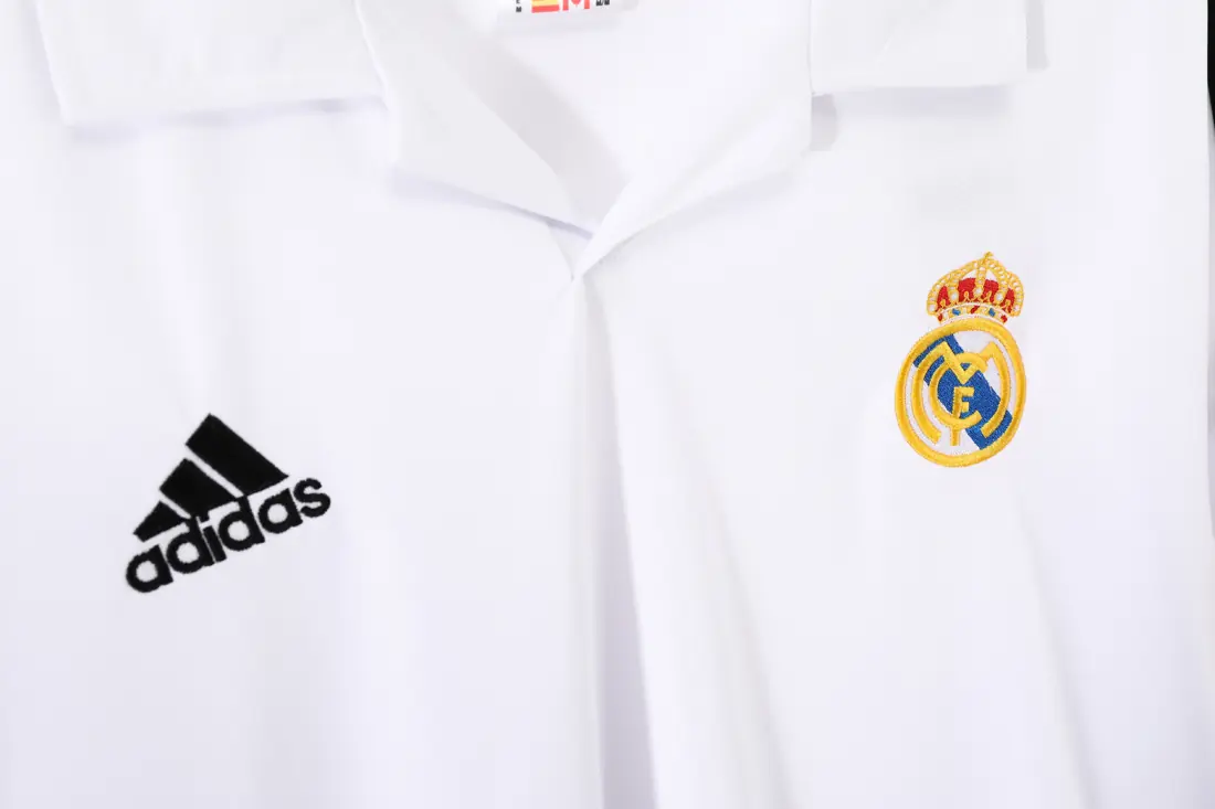 Foto 7 de Manga larga: Temporada 2002/03 Real Madrid local retro 3B