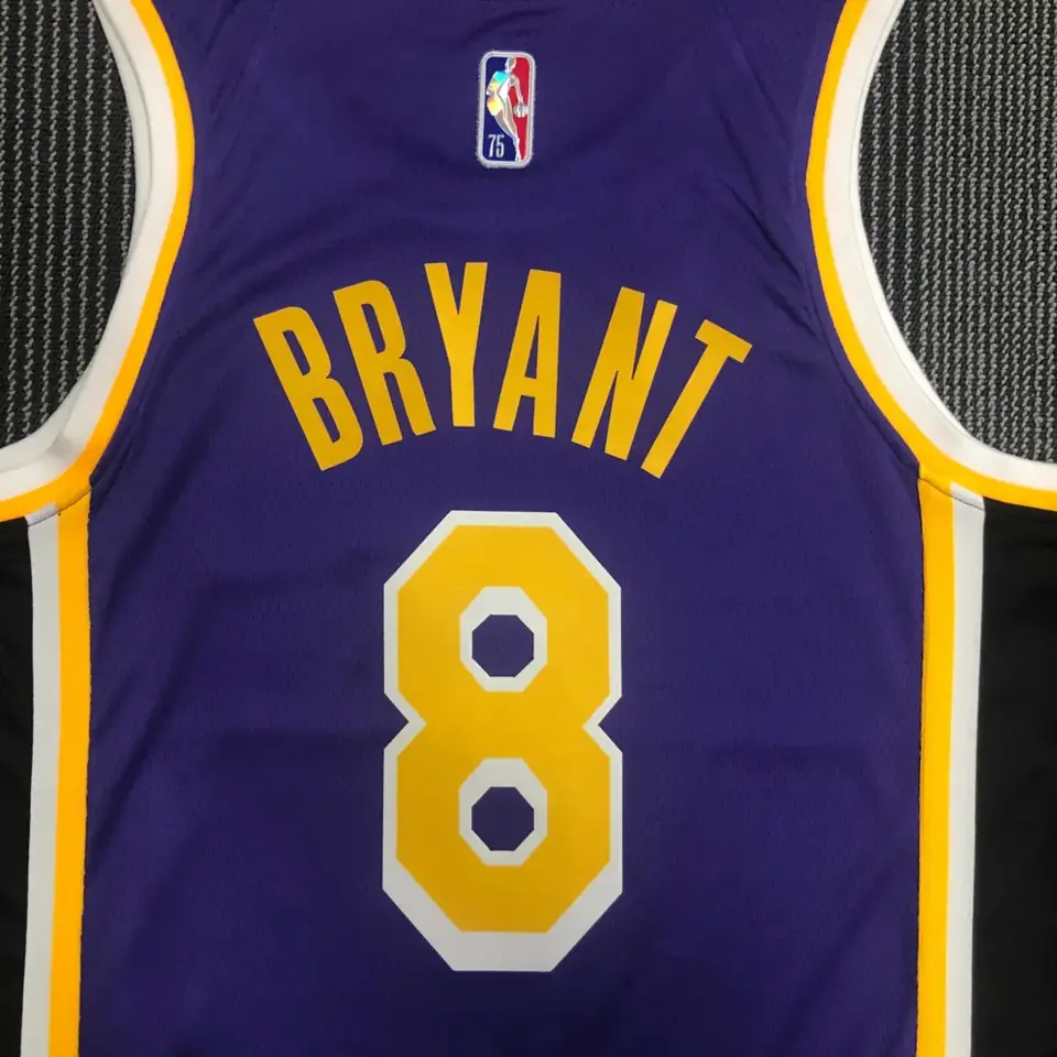 Foto 4 de 75 aniversario Lakers Edición Jumpman número 8 Kobe