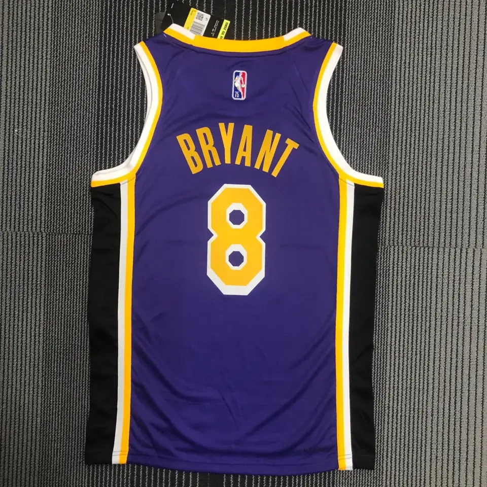 Foto 5 de 75 aniversario Lakers Edición Jumpman número 8 Kobe