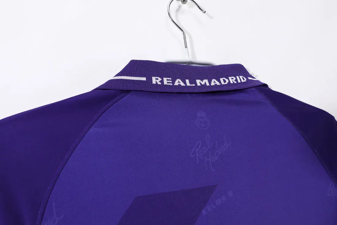 Foto 3 de Temporada 1994/96 Real Madrid visitante 5A