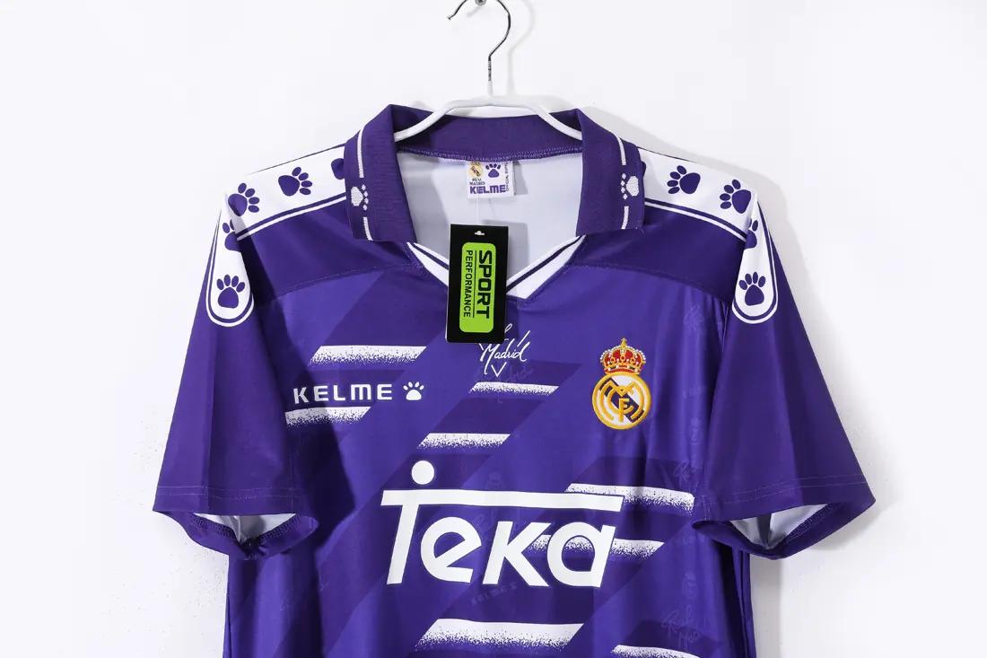 Foto 5 de Temporada 1994/96 Real Madrid visitante 5A